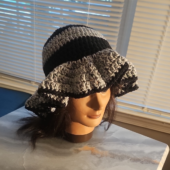 Stylish Black and Gray Women\'s Crochet Hat main image 9